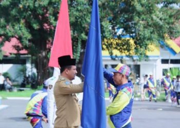 Kukuhkan dan Lepas Kontingen Poprov 2023, Bupati Dompu Semangati Atlet Raih Prestasi