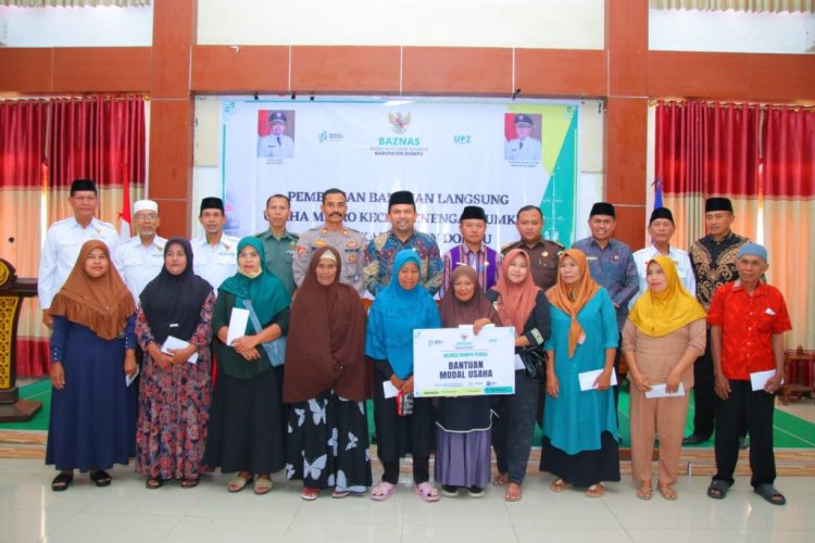 Bupati Dompu Serahkan Modal Usaha dari Baznas