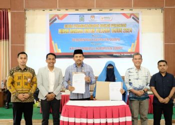 Bupati Dompu Bersama KPU dan Bawaslu Tandatangani NPHD Pilkada 2024