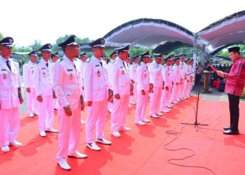 Bupati Dompu Lantik 33 Kepala Desa