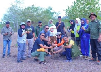 Pjs. Bupati Dompu Jelajah Gunung Tambora dan Gelar Penanaman Pohon   