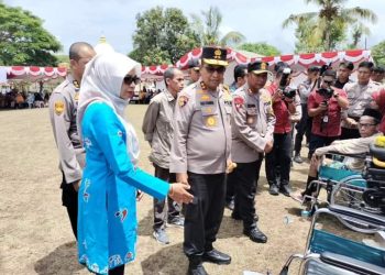 PJs. Bupati Dompu dampingi Polda NTB Serahkan Bantuan Sosial