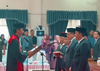 Sempat Molor, Akhirnya Tiga Pimpinan DPRD Dompu Dilantik