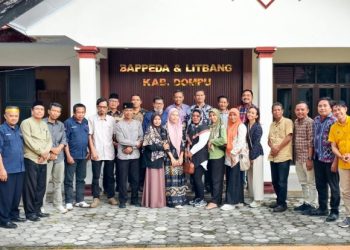 Kepala Bappeda dan Litbang Dompu Kegiatan Eksplorasi Awal Perencanaan Kolaboratif Bidang Pendidikan