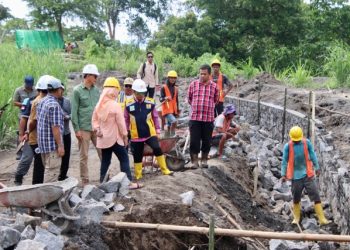 Bupati Dompu Tinjau Proyek Irigasi dan Rencana Pembangunan Jembatan di Pekat  ‎