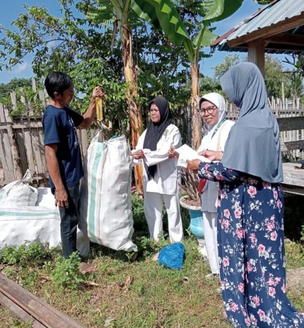 Bank Sampah di Dompu: Menukar Asap jadi Angka, Mengubah Limbah jadi Berkah