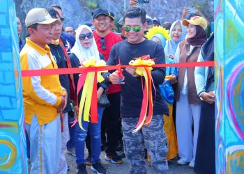 Bupati Dompu Resmi Luncurkan Pintu Masuk Wisata Hiu Paus di Desa Soro