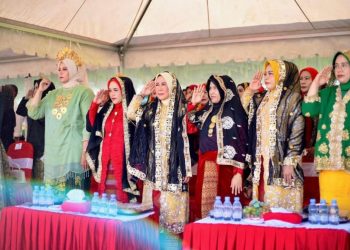 Ketua TP PKK dan Ketua GOW Tampil Bersama di Puncak Hari Jadi Dompu ke-211   