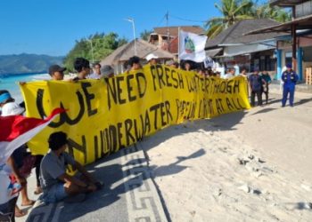 ‎Warga Gili Meno Desak Pipa Bawah Laut, Krisis Air Bersih Dinilai Kian Genting  ‎